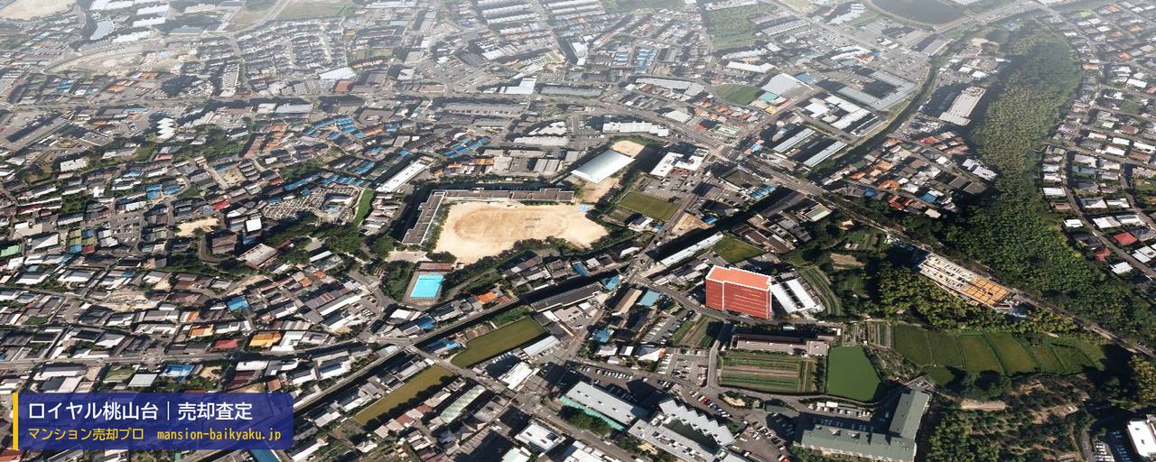 ロイヤル桃山台の売却査定・買取価格｜豊中市東泉丘（マンション売却プロ作成の建物を立体で示した航空写真）