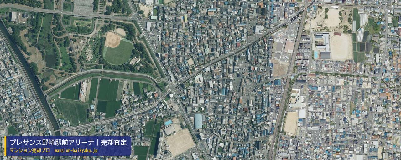 プレサンス野崎駅前アリーナの売却査定・買取価格｜大東市南津の辺町（マンション売却プロ作成の航空写真（町の中心））